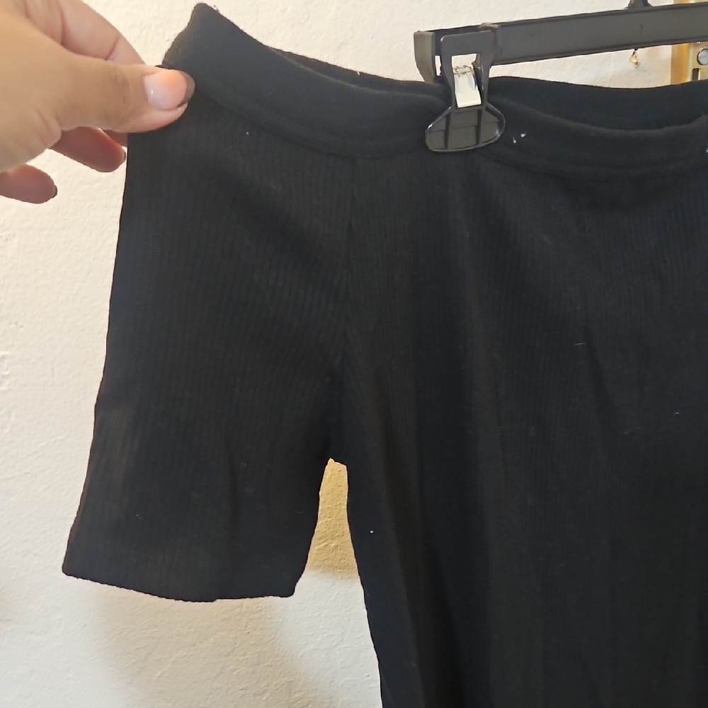 Universal Thread Black Ribbed Top - Picture 3 of 3